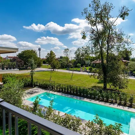 Relax Luxury Sirmio - Elegante Trilocale Con Piscina A Lägenhet Sirmione