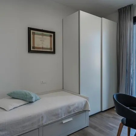 Relax Luxury Sirmio - Elegante Trilocale Con Piscina A Sirmione