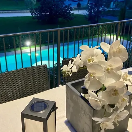 Lägenhet Relax Luxury Sirmio - Elegante Trilocale Con Piscina A